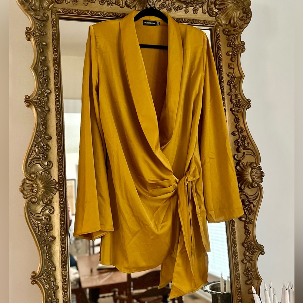 NWOT Pretty Little Thing Wrap Dress Jacket Smoking Evening Cocktail Boho